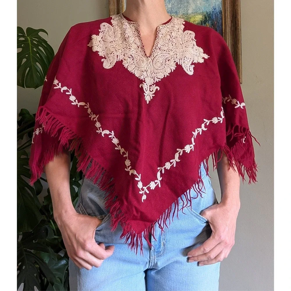 Vintage Wool Poncho Shawl Embroidered Red Floral‎ Fringe Bohemian Festival 70s